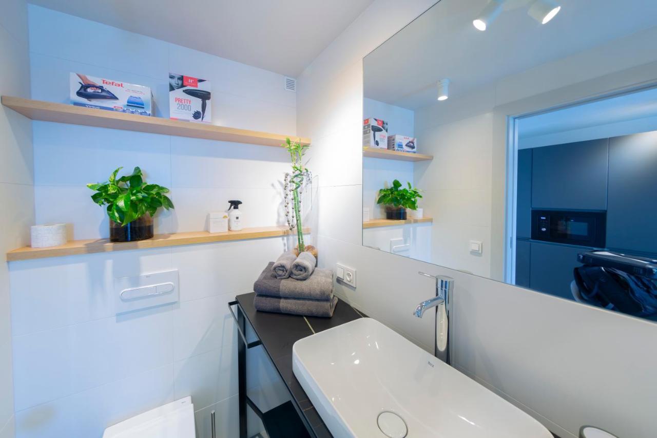 Radazul Marina Seafront 5 Apartman Kültér fotó